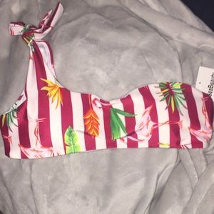 🌻 NEW one shoulder bikini top